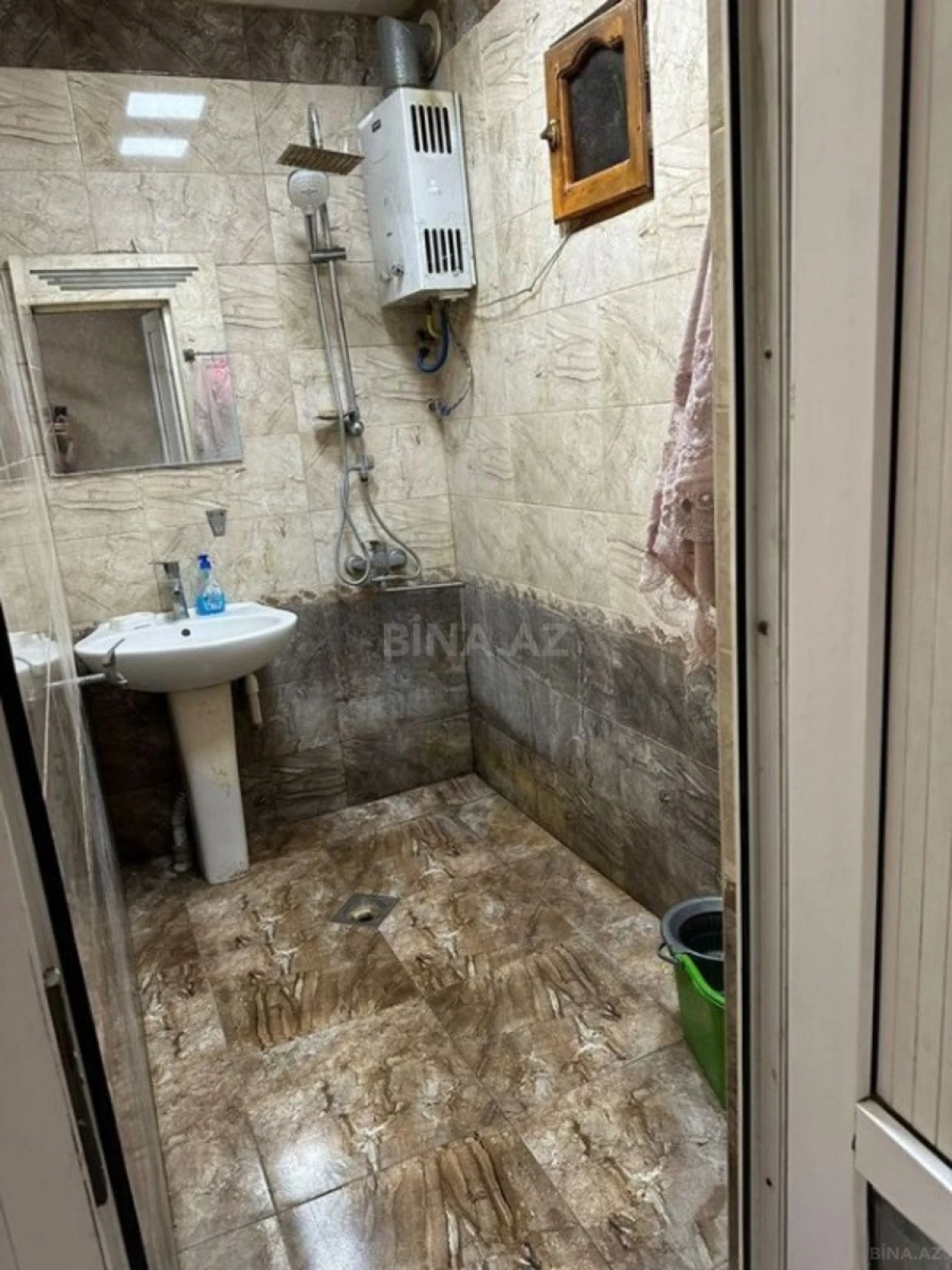 Satılır 5 otaqlı mənzil 120 m²