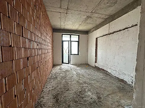 Satılır 2 otaqlı mənzil 85 m²