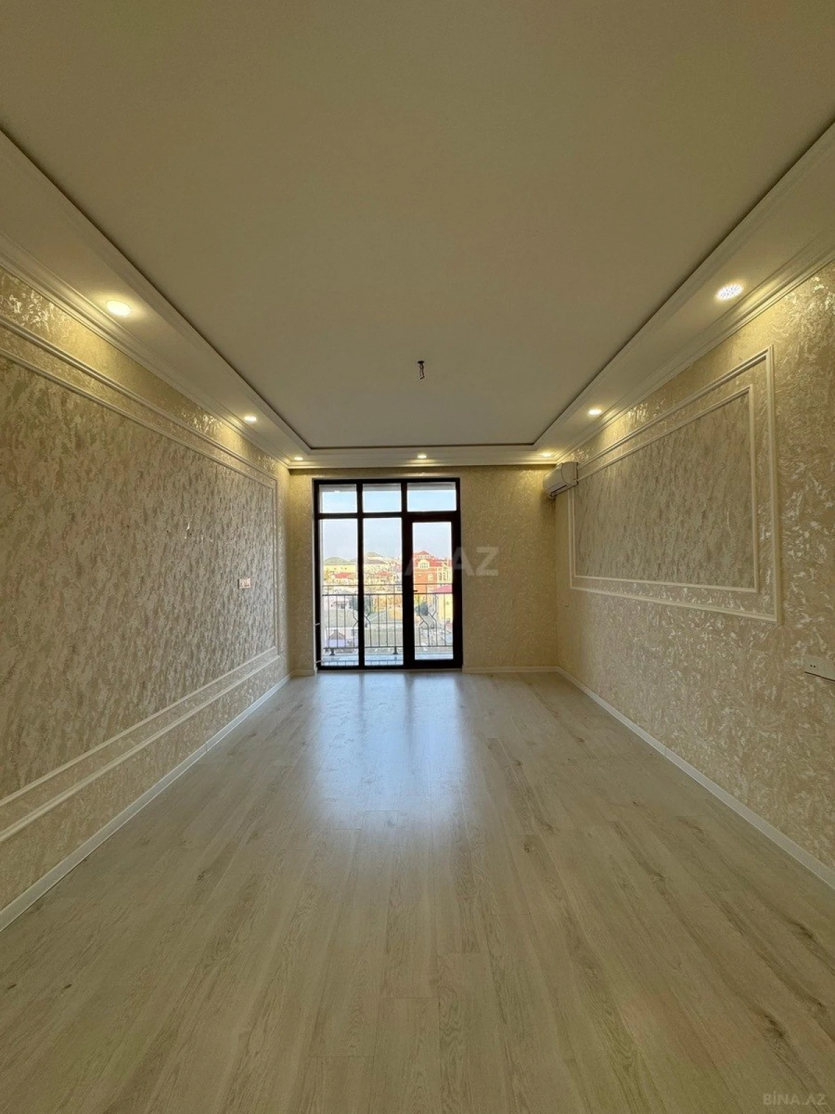 Satılır 2 otaqlı mənzil 75 m²