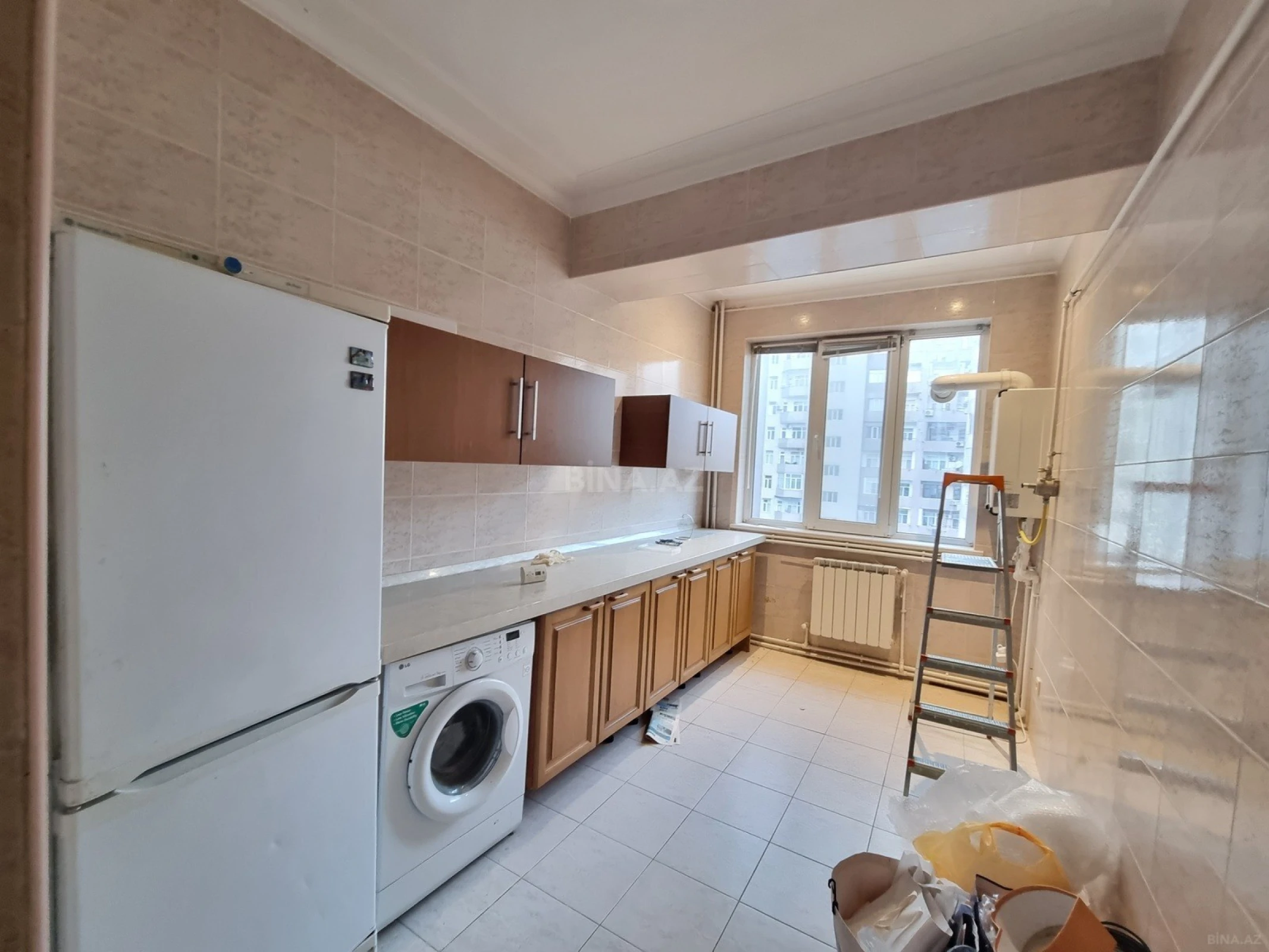 Satılır 4 otaqlı mənzil 190 m²