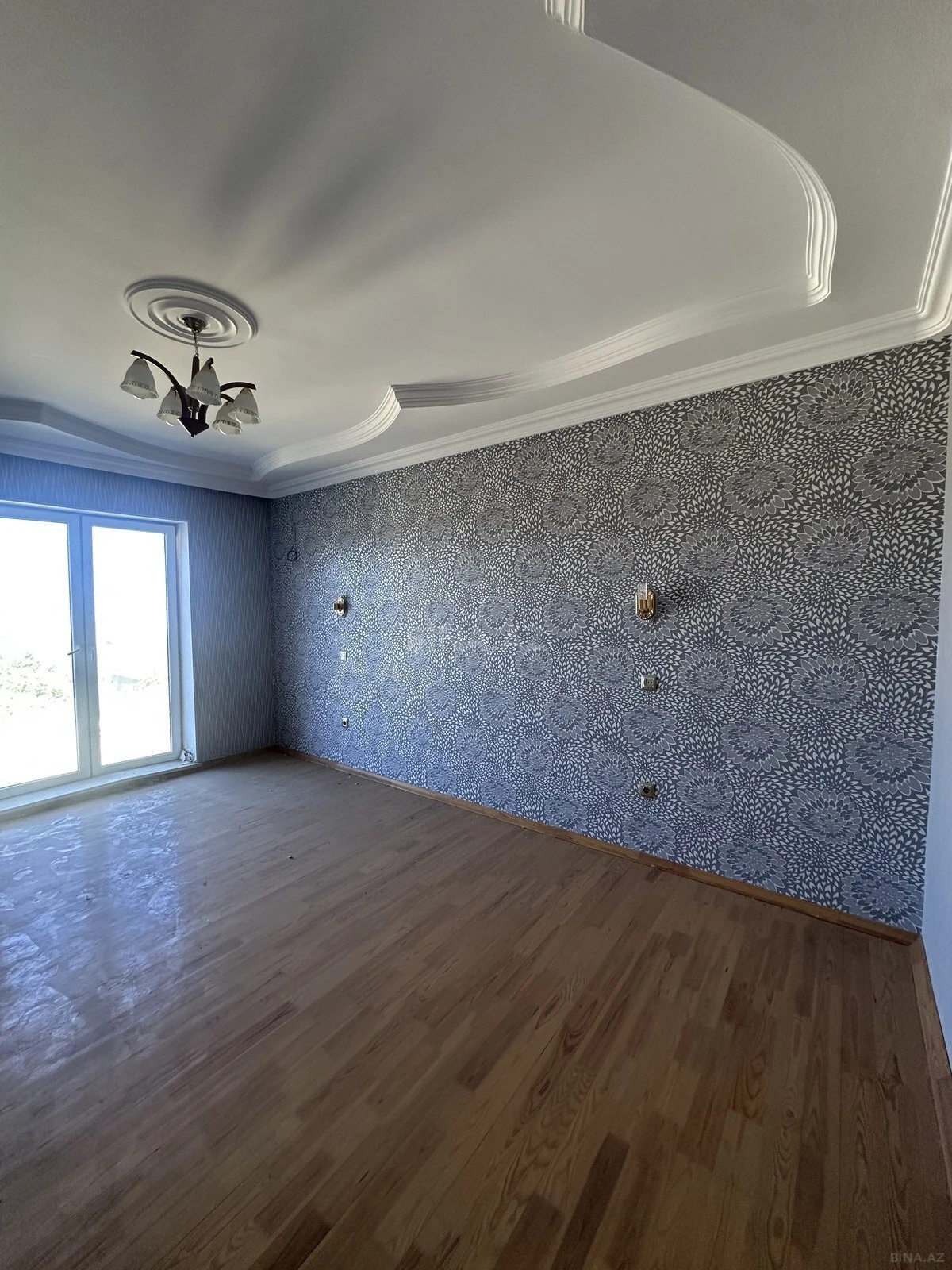 Satılır 8 otaqlı həyət evi 300 m²
