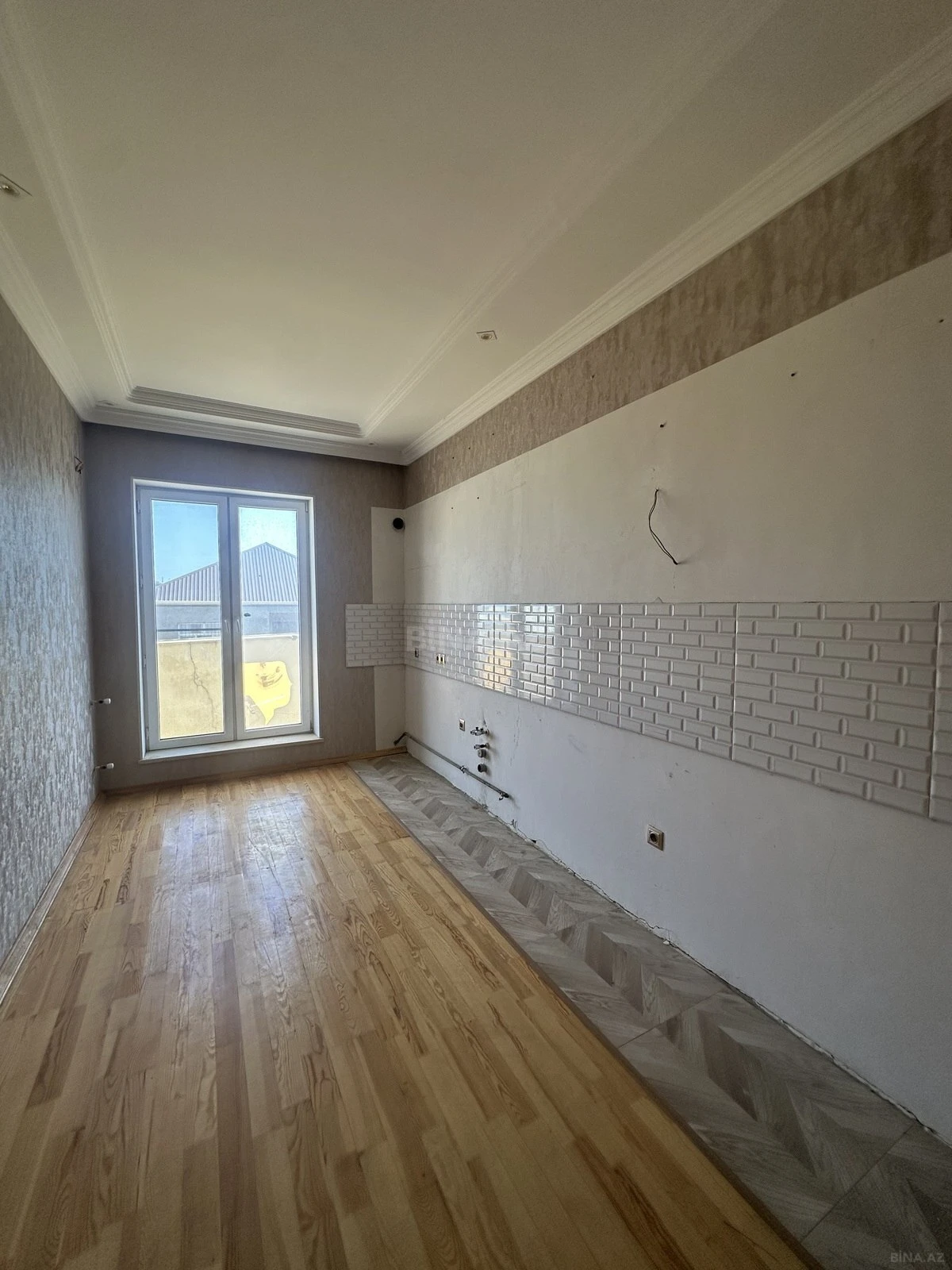Satılır 8 otaqlı həyət evi 300 m²