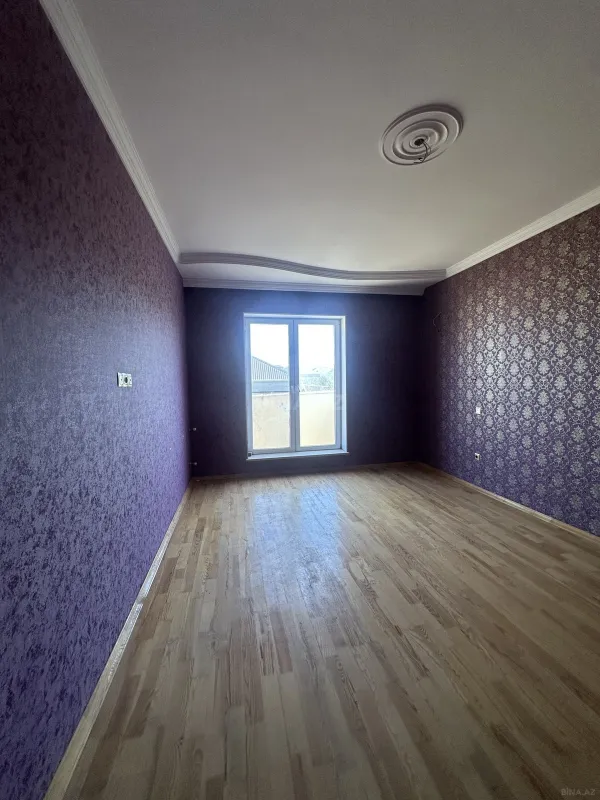 Satılır 8 otaqlı həyət evi 300 m²