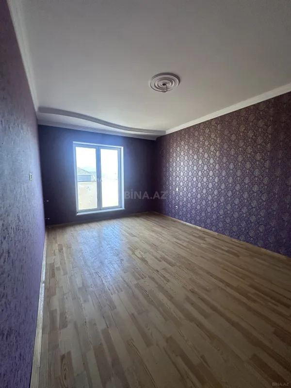 Satılır 8 otaqlı həyət evi 300 m²