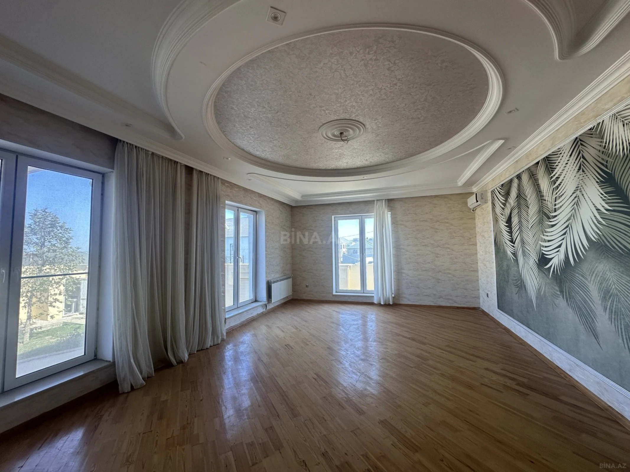 Satılır 8 otaqlı həyət evi 300 m²