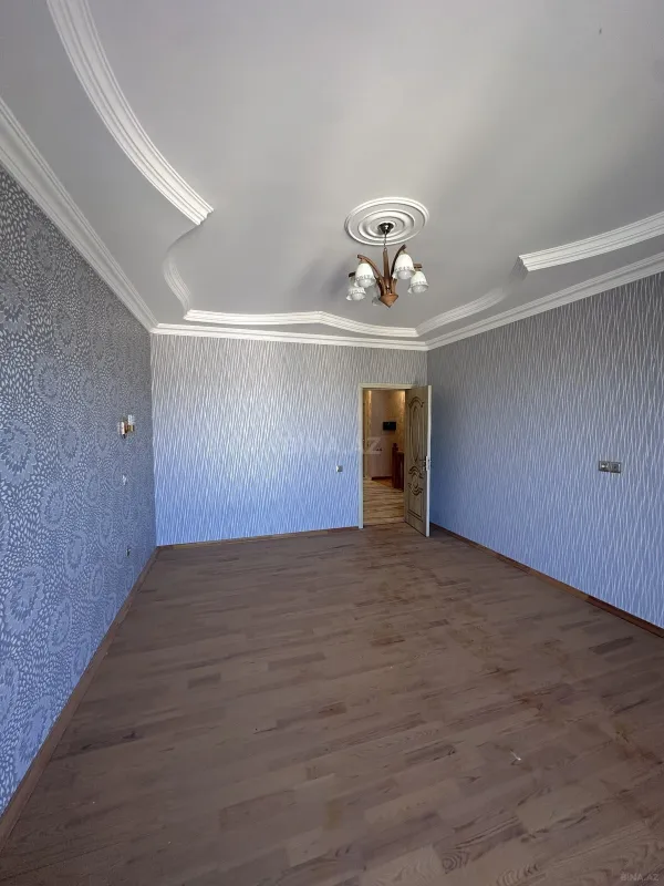 Satılır 8 otaqlı həyət evi 300 m²