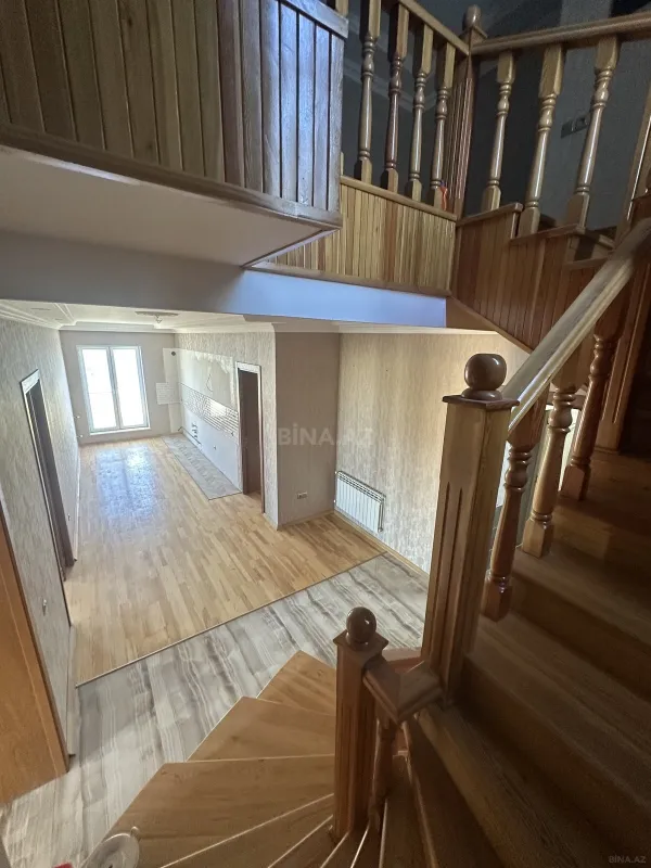 Satılır 8 otaqlı həyət evi 300 m²