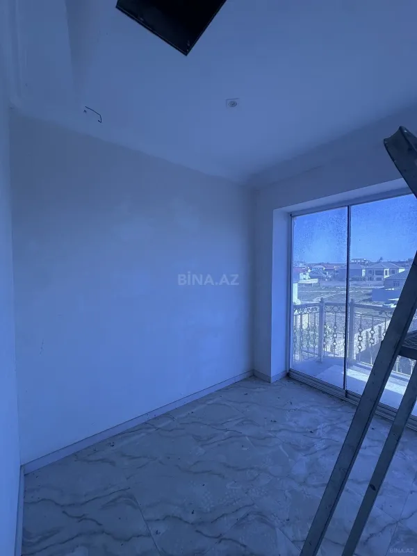 Satılır 8 otaqlı həyət evi 300 m²