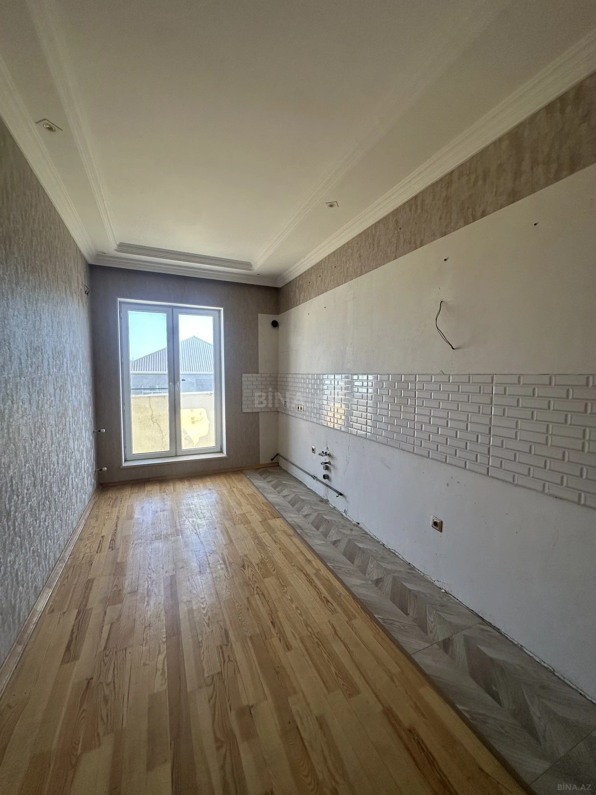 Satılır 8 otaqlı həyət evi 300 m²