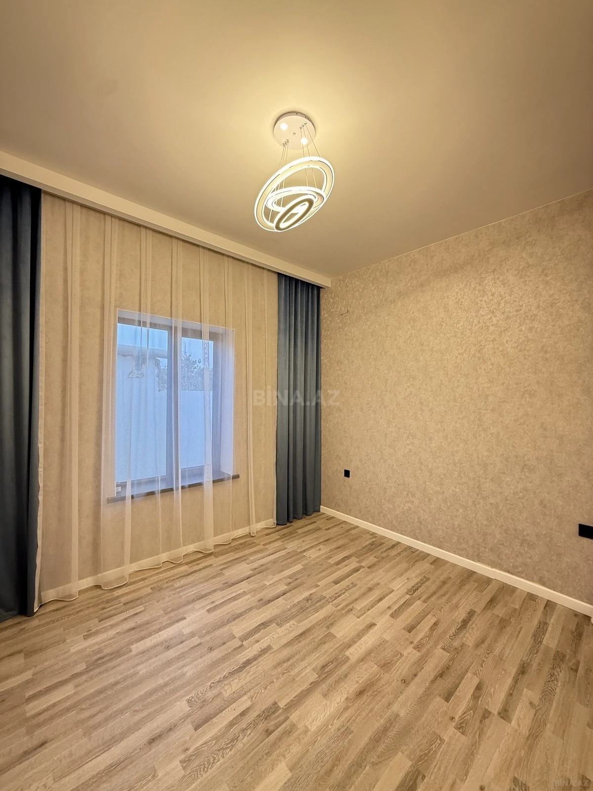 Satılır 4 otaqlı həyət evi 140 m²