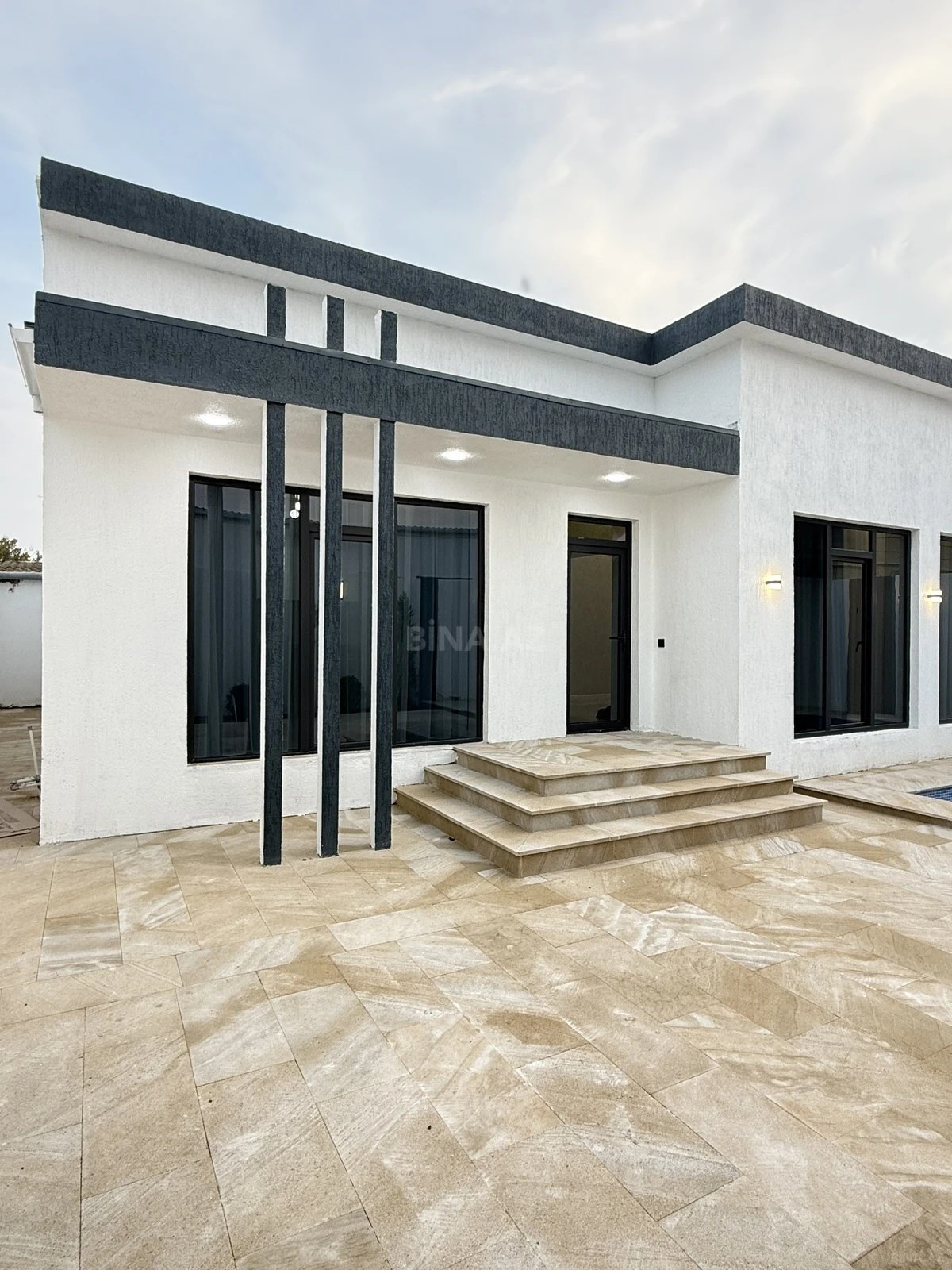 Satılır 4 otaqlı həyət evi 140 m²