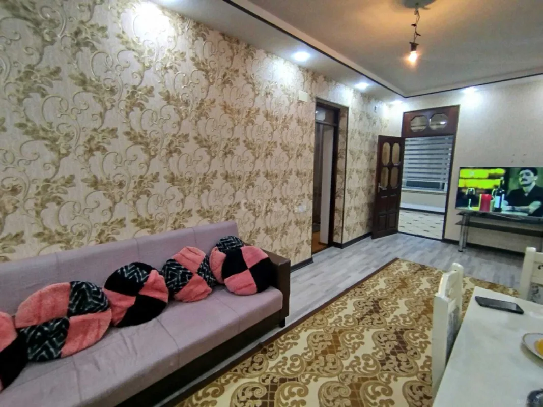 Satılır 5 otaqlı həyət evi 230 m²
