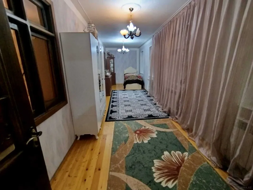 Satılır 5 otaqlı həyət evi 230 m²