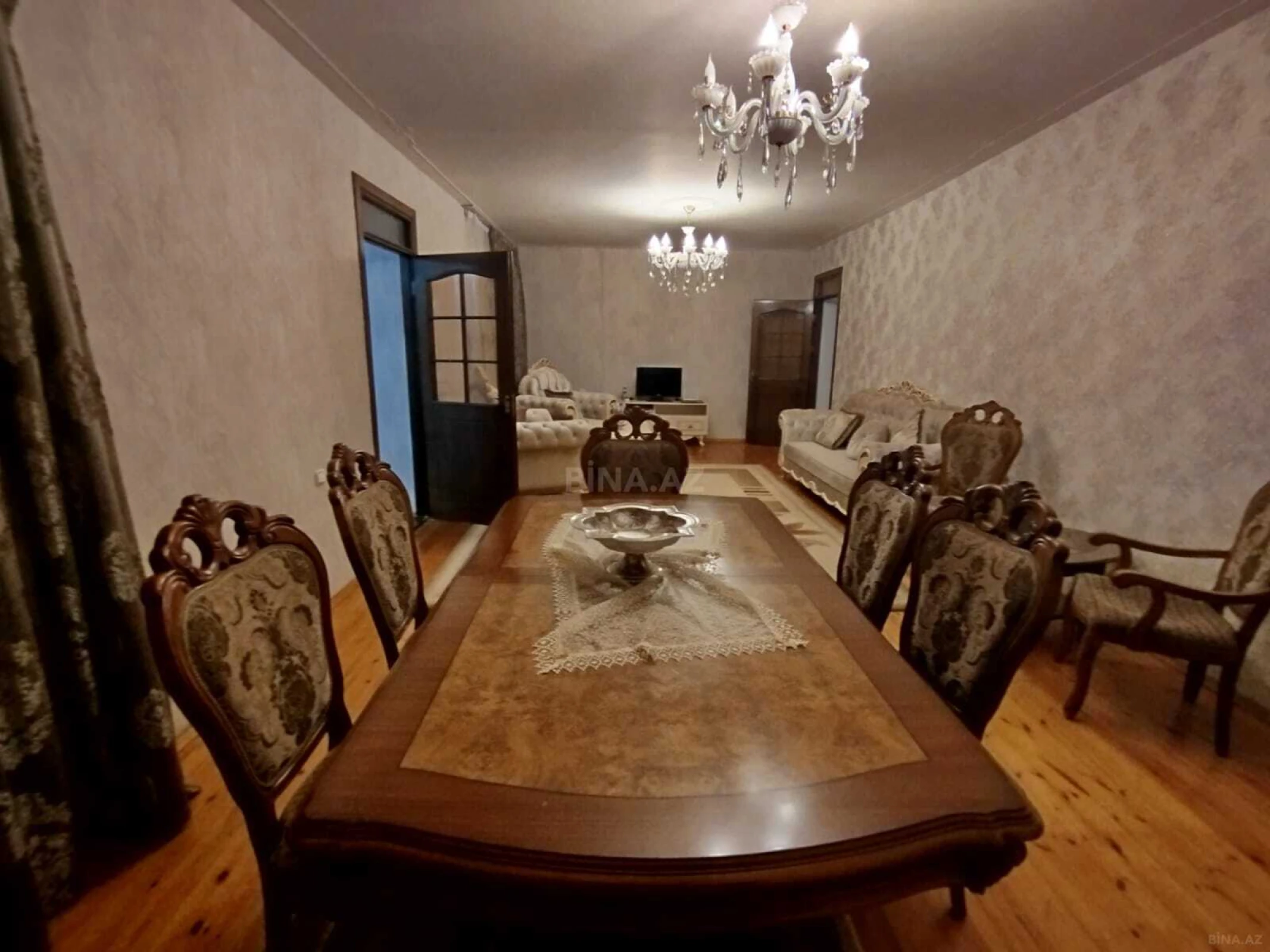 Satılır 5 otaqlı həyət evi 230 m²