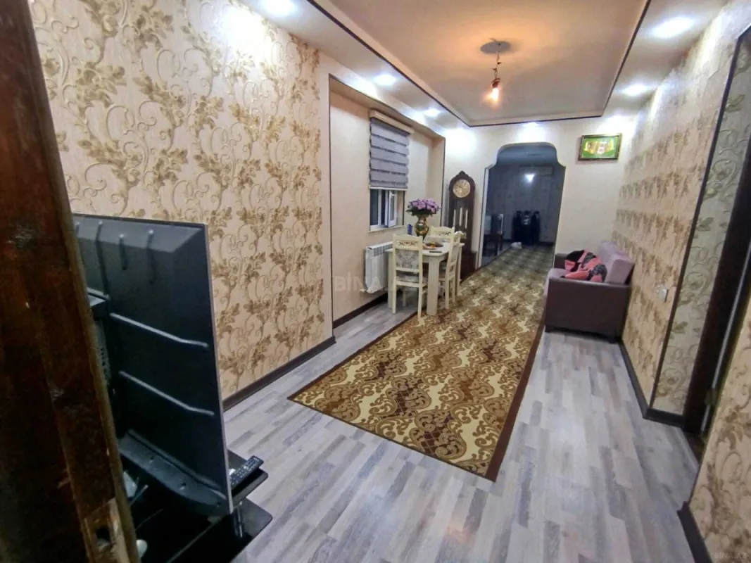 Satılır 5 otaqlı həyət evi 230 m²