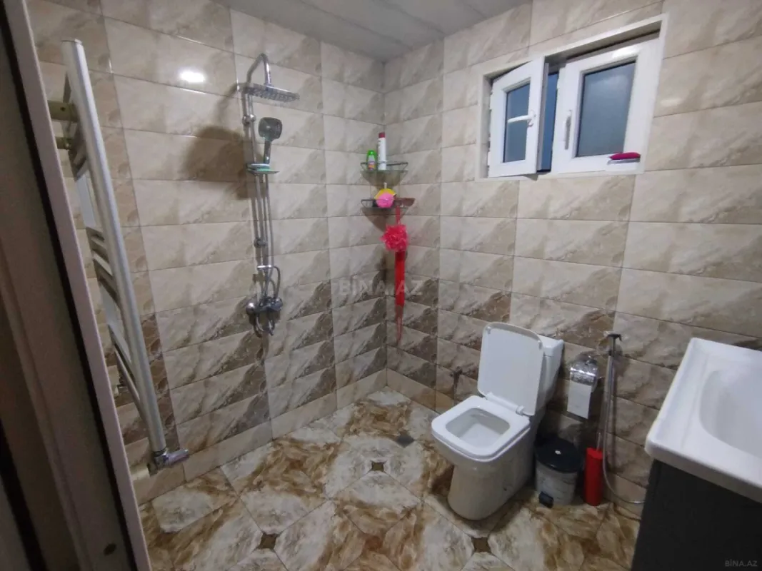 Satılır 5 otaqlı həyət evi 230 m²