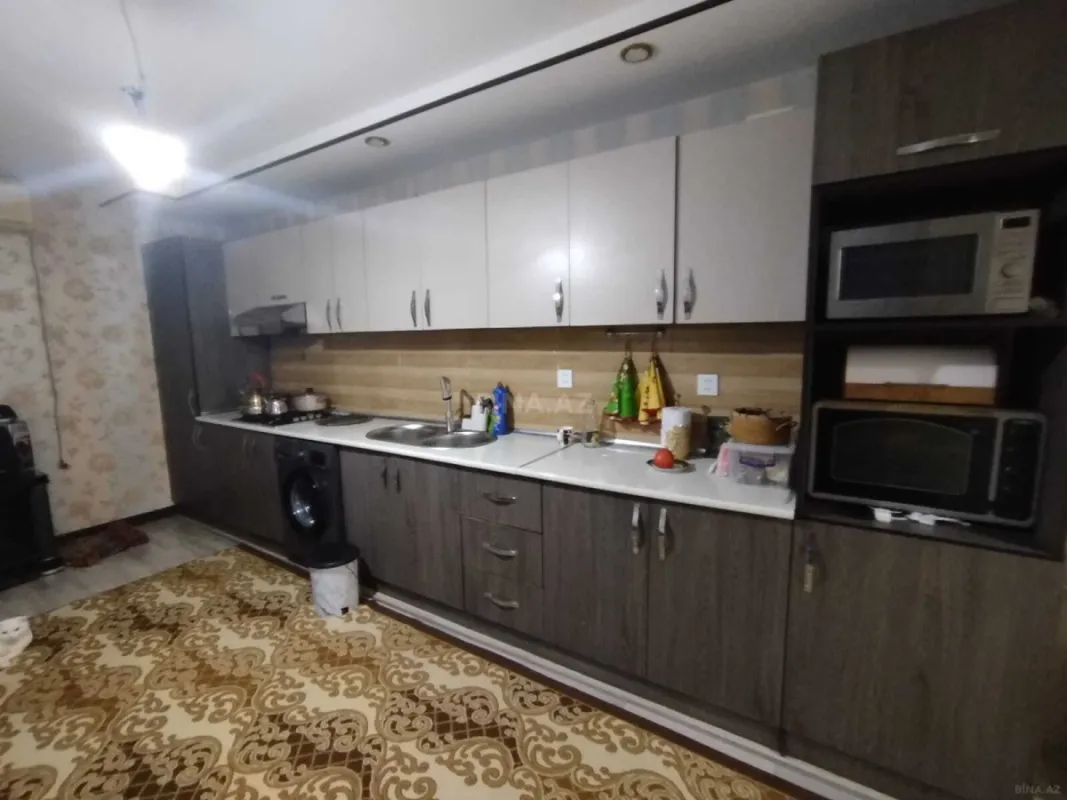Satılır 5 otaqlı həyət evi 230 m²