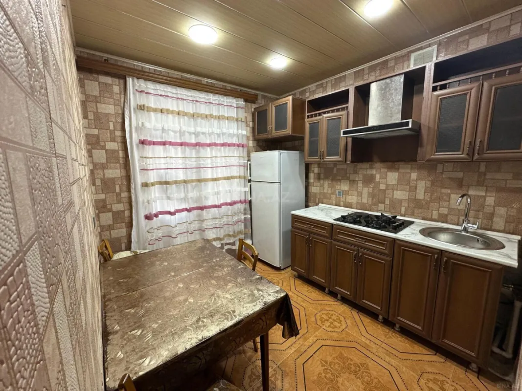 Kirayə verilir 2 otaqlı mənzil 60 m²