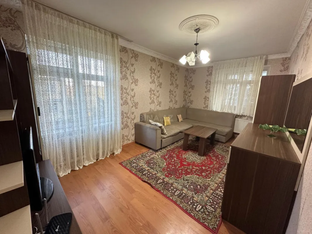 Kirayə verilir 2 otaqlı mənzil 60 m²