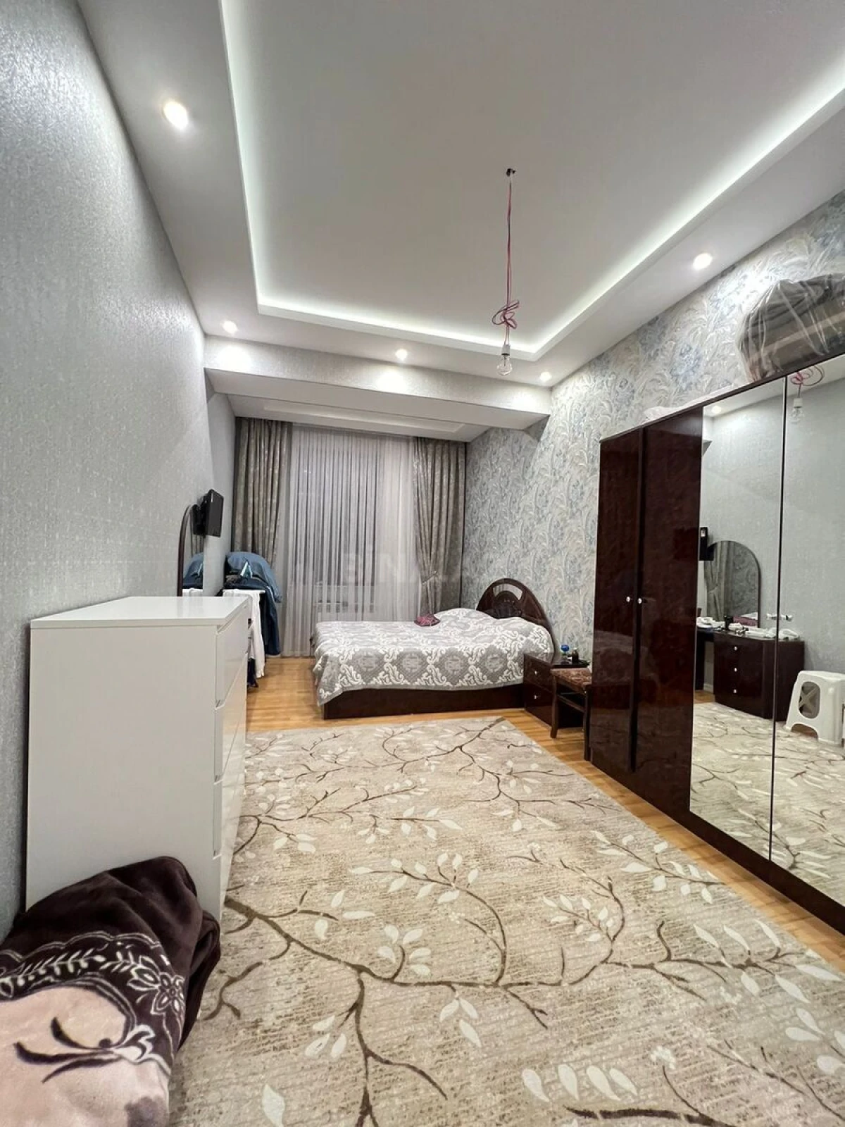 Satılır 3 otaqlı mənzil 116 m²