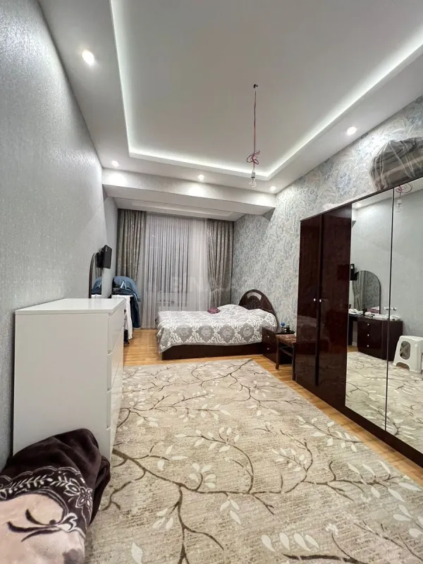 Satılır 3 otaqlı mənzil 116 m²