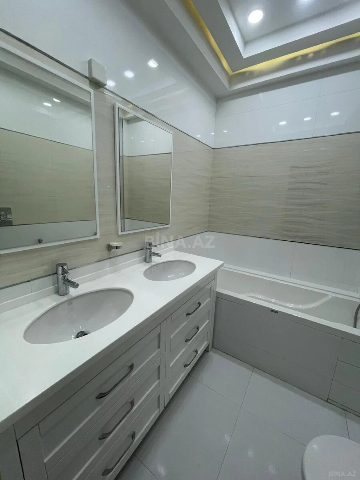 Kirayə verilir 3 otaqlı mənzil 100 m²
