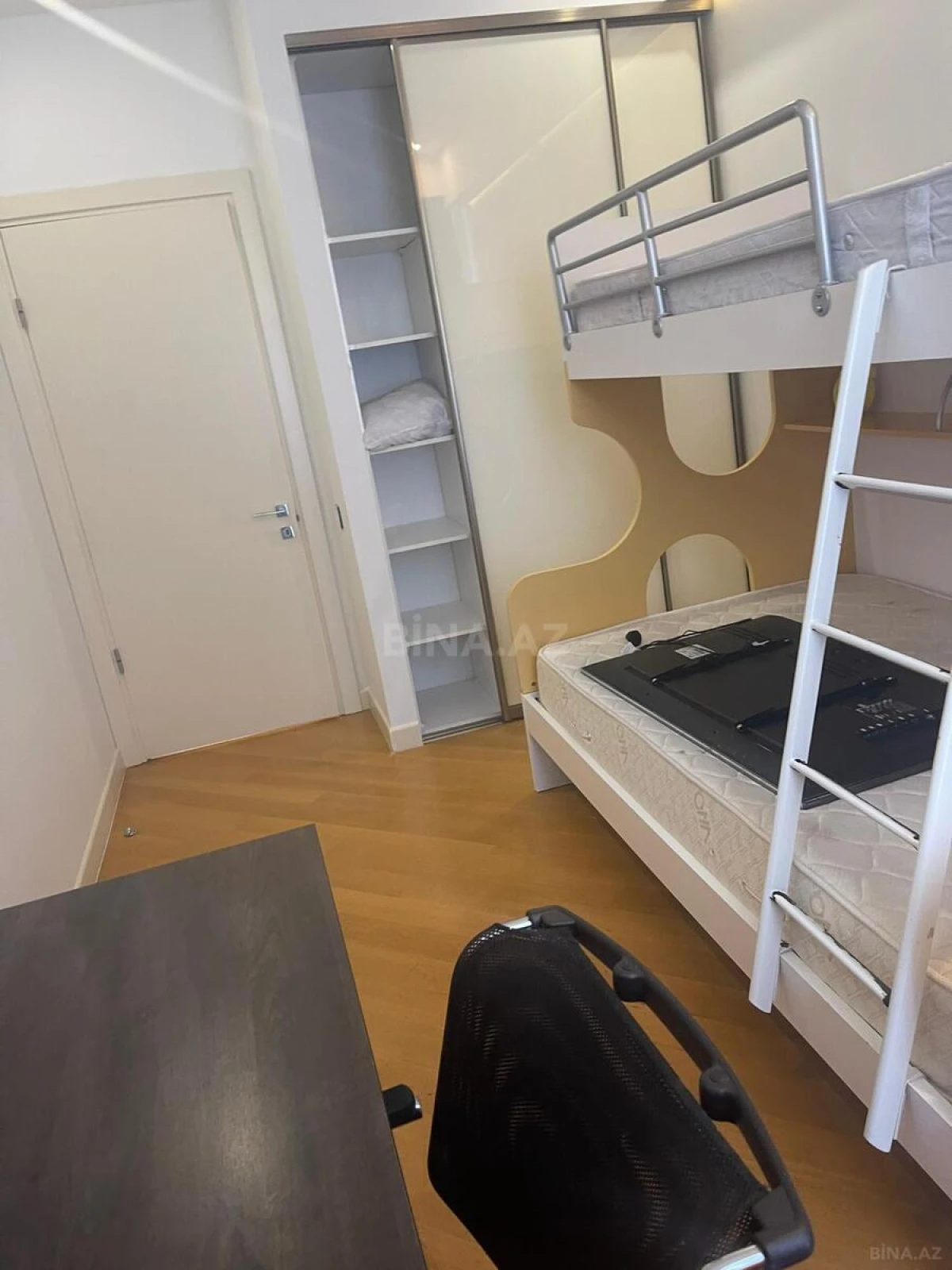 Kirayə verilir 3 otaqlı mənzil 100 m²