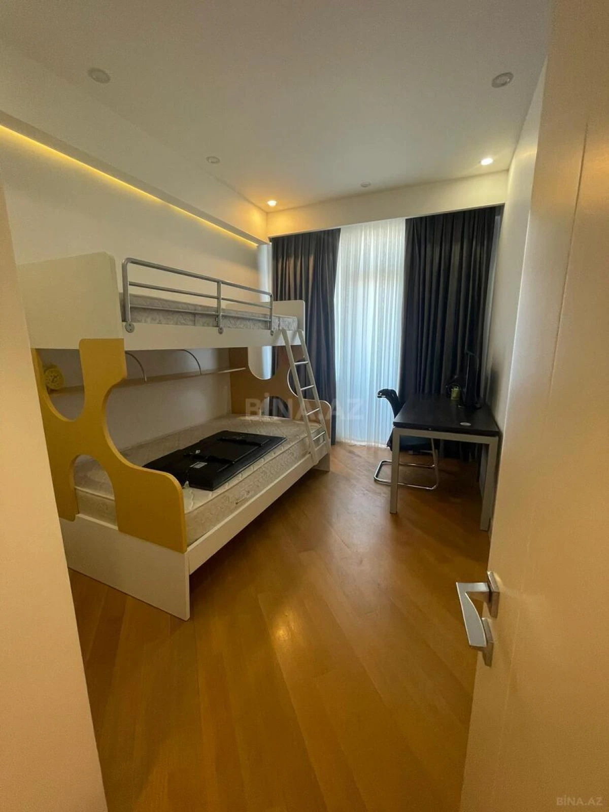 Kirayə verilir 3 otaqlı mənzil 100 m²