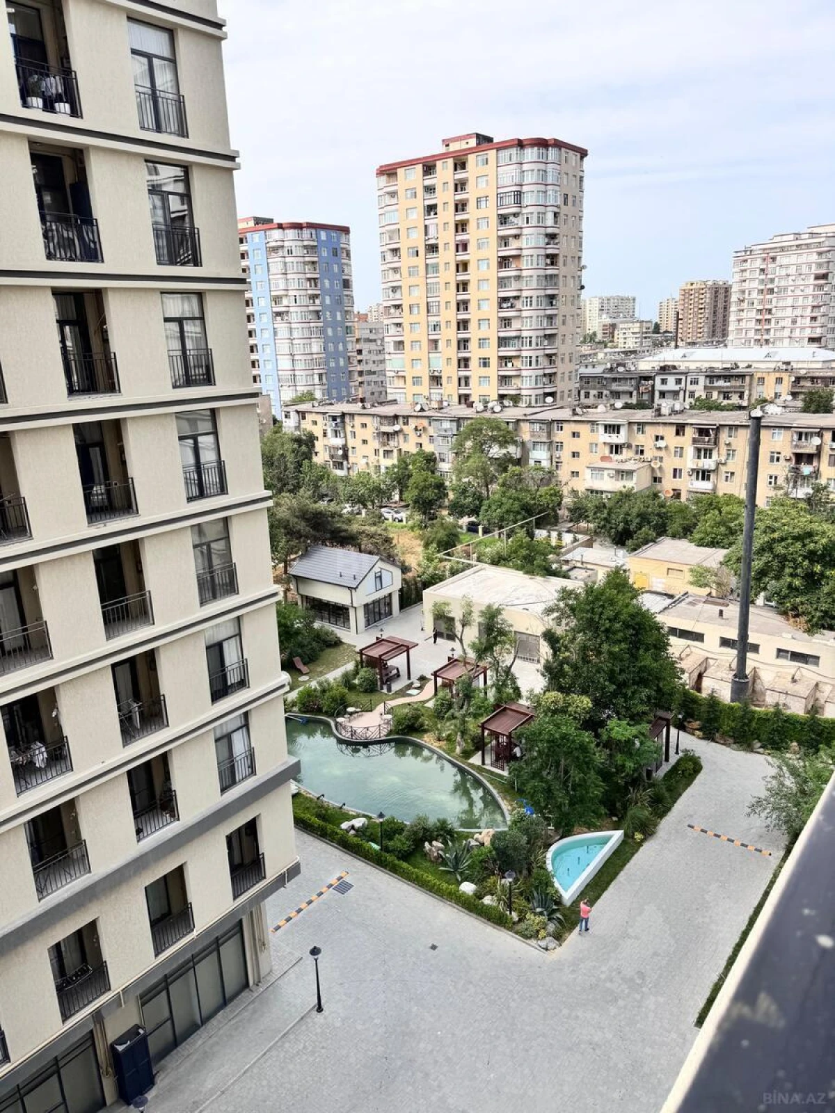 Satılır 3 otaqlı mənzil 114 m²