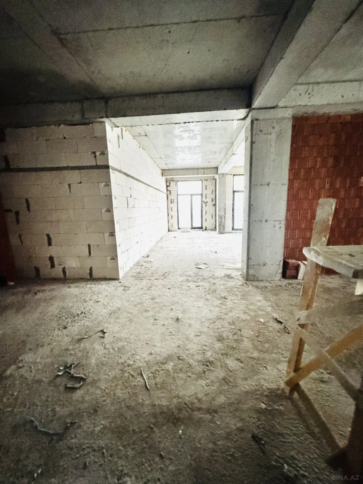 Satılır 3 otaqlı mənzil 114 m²