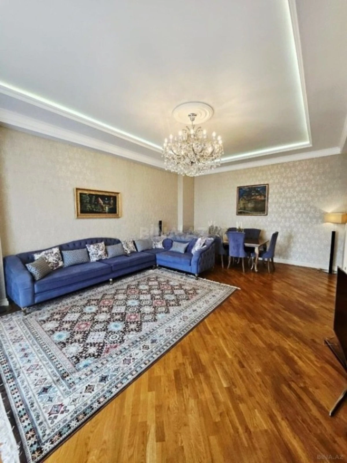 Satılır 4 otaqlı mənzil 160 m²