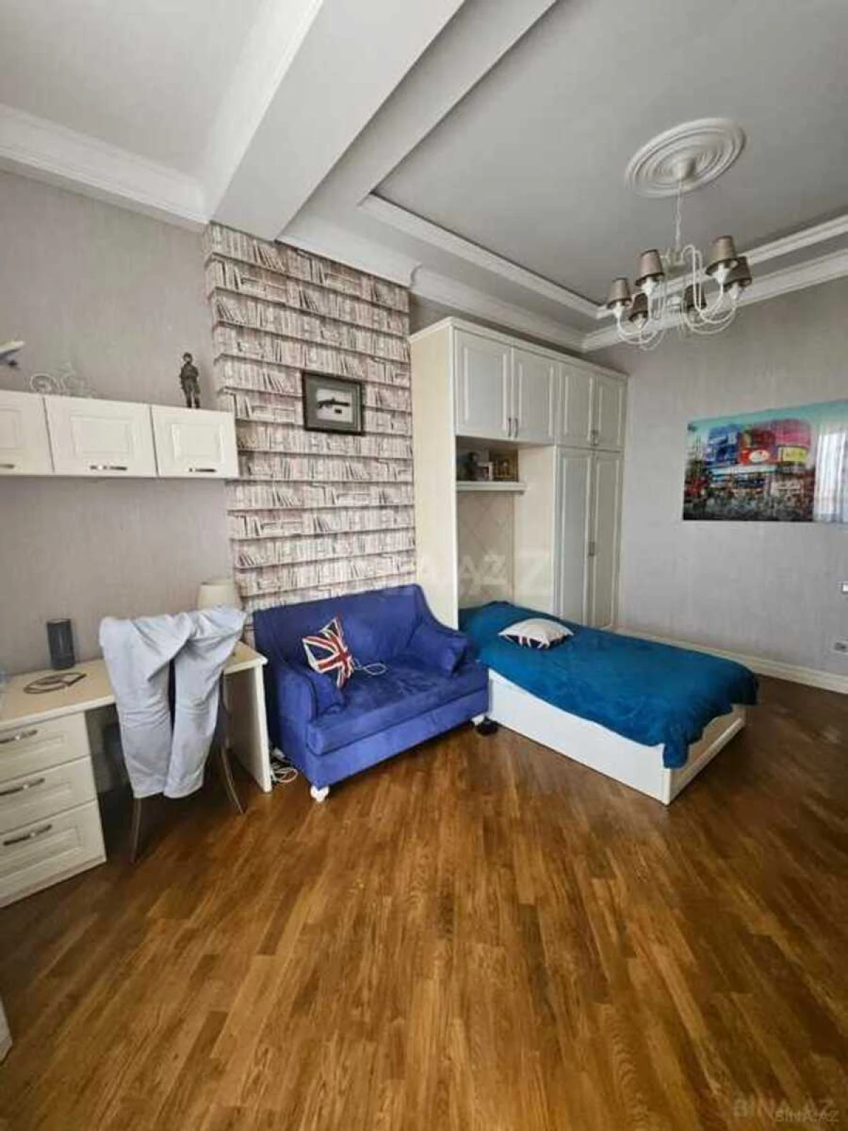 Satılır 4 otaqlı mənzil 160 m²