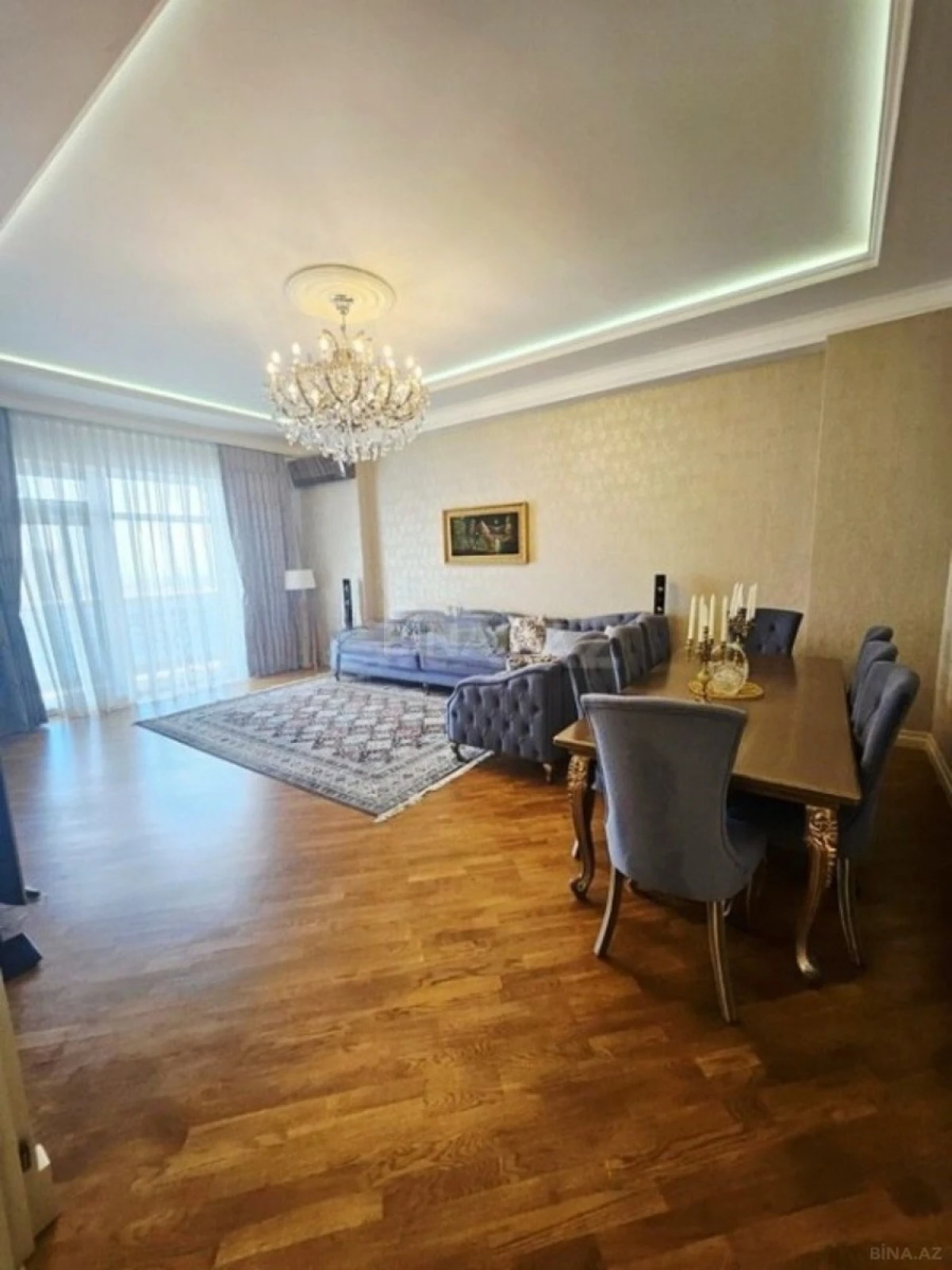 Satılır 4 otaqlı mənzil 160 m²