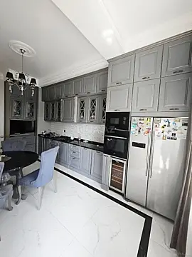 Satılır 4 otaqlı mənzil 160 m²
