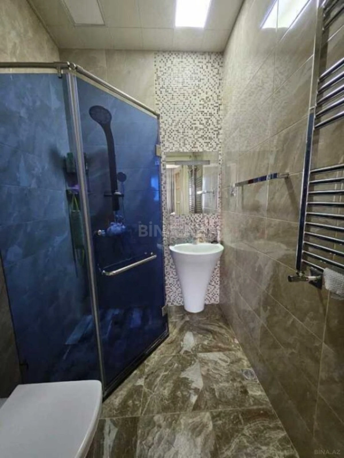 Satılır 4 otaqlı mənzil 160 m²