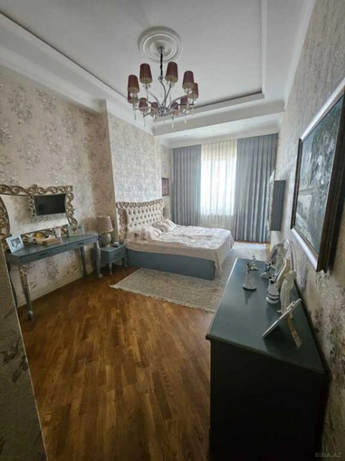 Satılır 4 otaqlı mənzil 160 m²