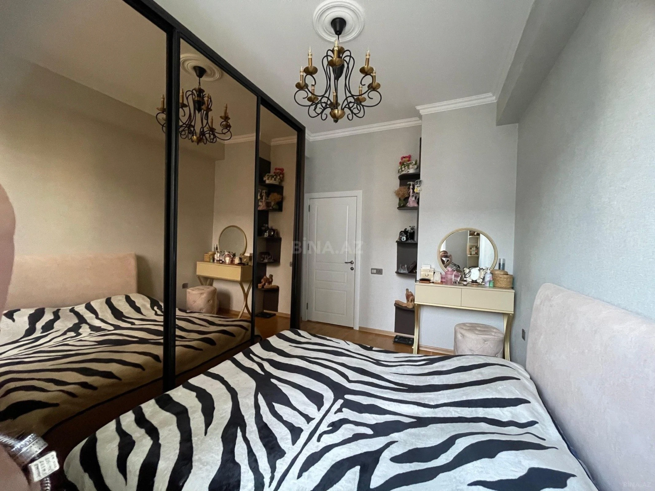 Satılır 2 otaqlı mənzil 65 m²