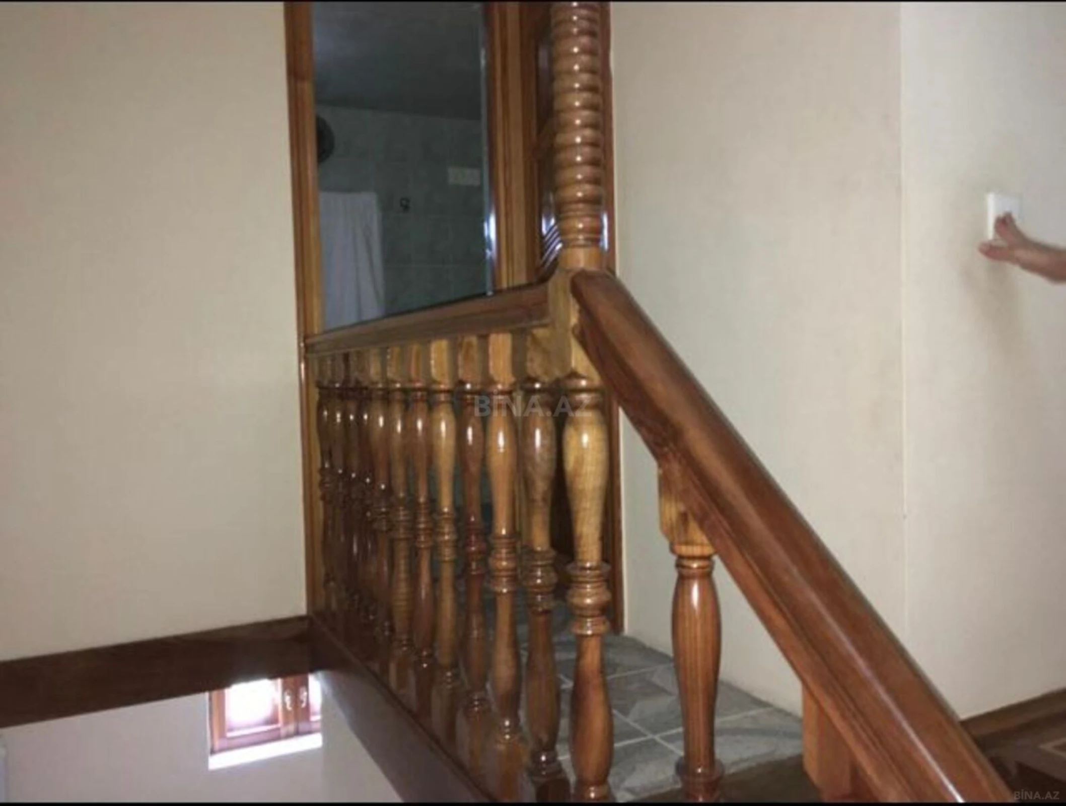 Satılır 7 otaqlı həyət evi 400 m²