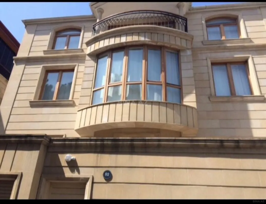 Satılır 7 otaqlı həyət evi 400 m²