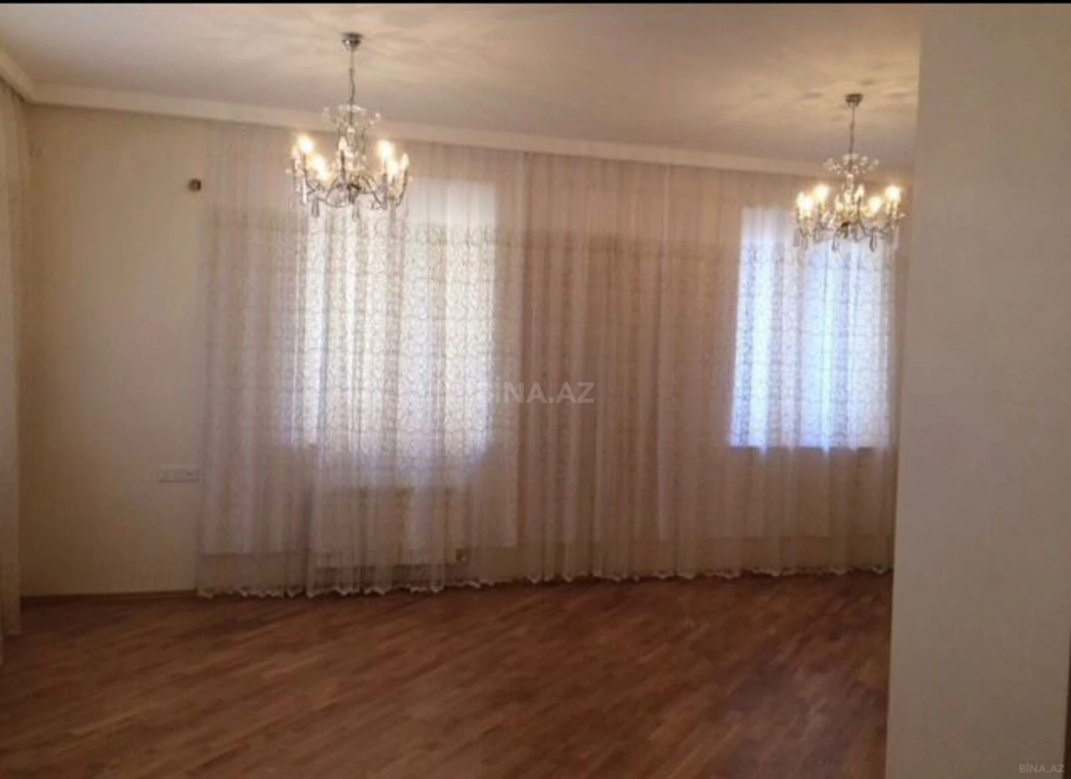 Satılır 7 otaqlı həyət evi 400 m²