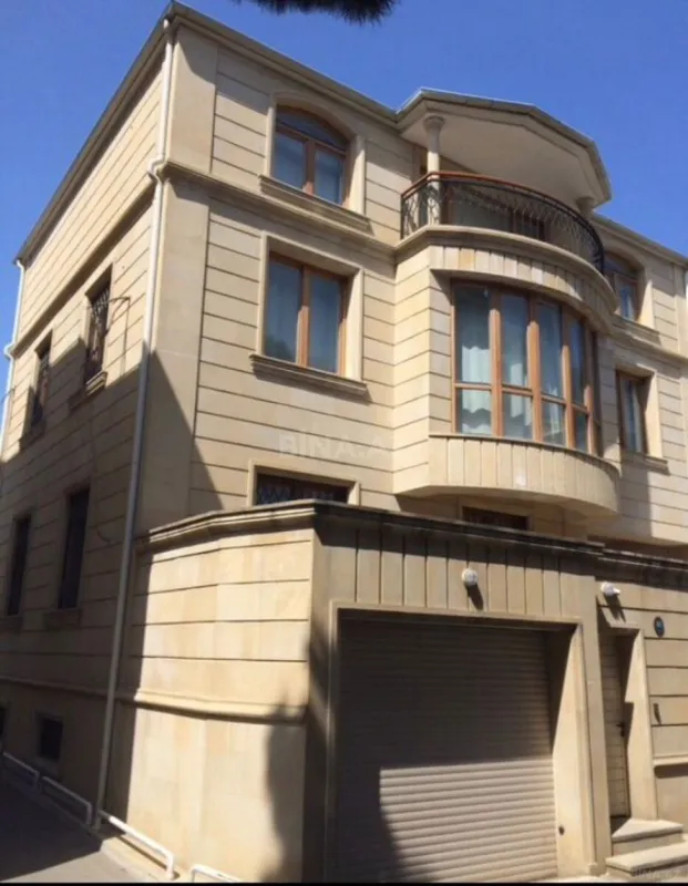 Satılır 7 otaqlı həyət evi 400 m²