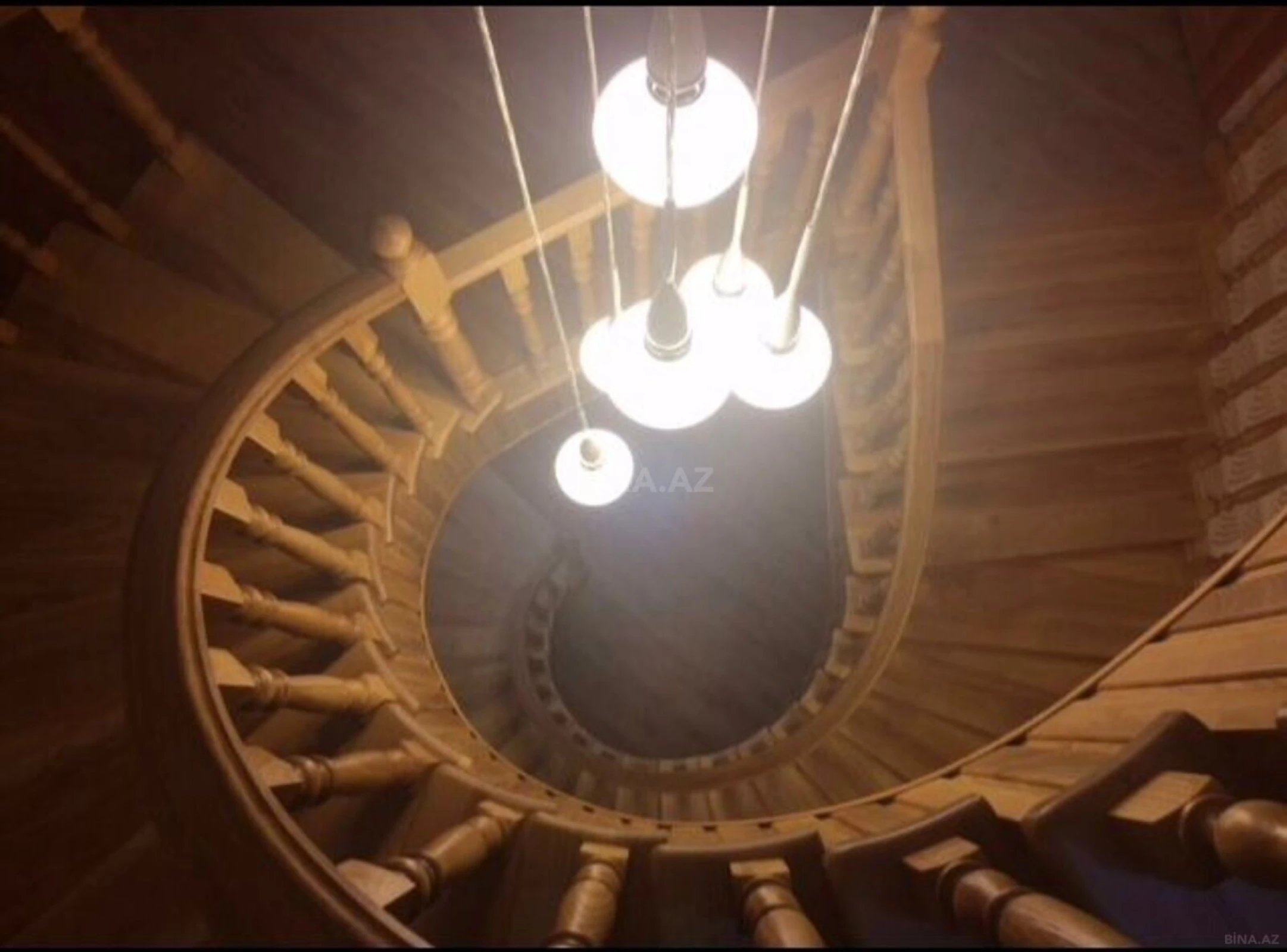 Satılır 7 otaqlı həyət evi 400 m²