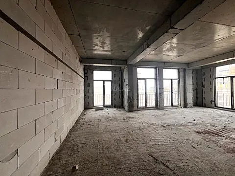 Satılır 3 otaqlı mənzil 115 m²