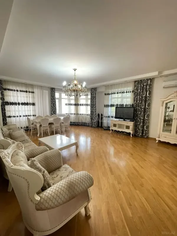 Kirayə verilir 2 otaqlı mənzil 120 m²