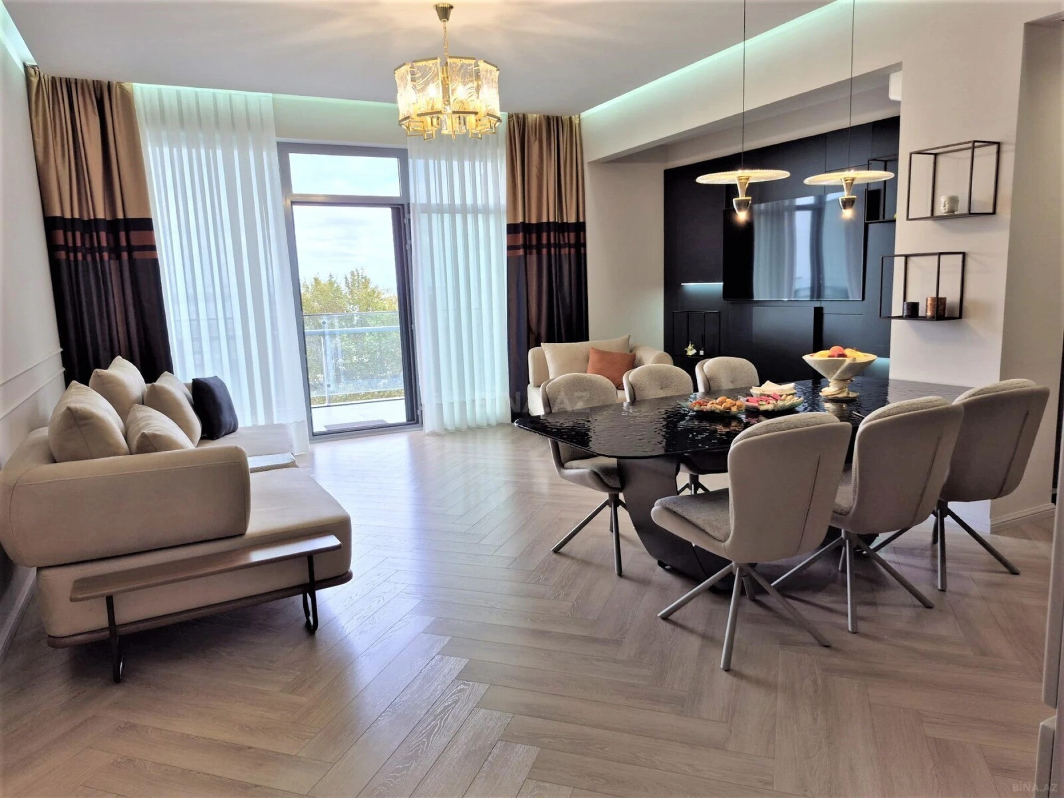Kirayə verilir 2 otaqlı mənzil 120 m²