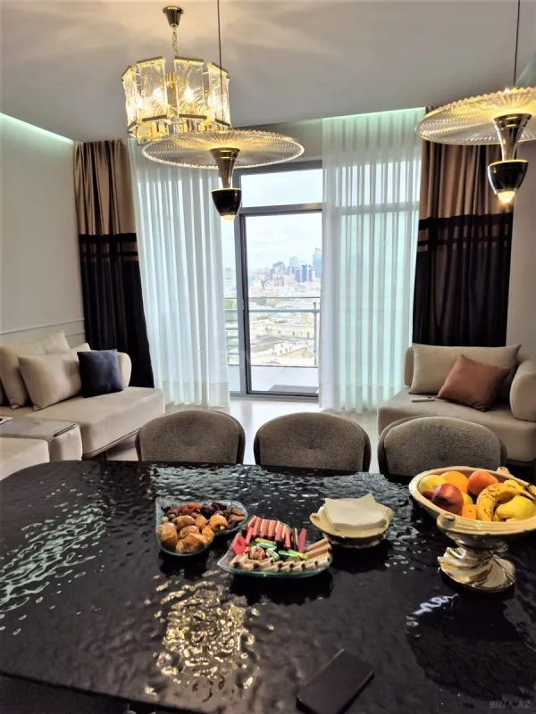 Kirayə verilir 2 otaqlı mənzil 120 m²