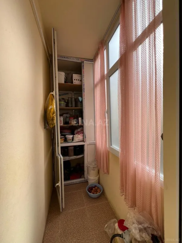 Satılır 2 otaqlı mənzil 77 m²