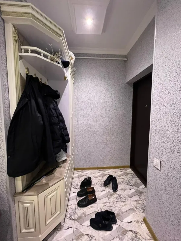 Satılır 2 otaqlı mənzil 77 m²