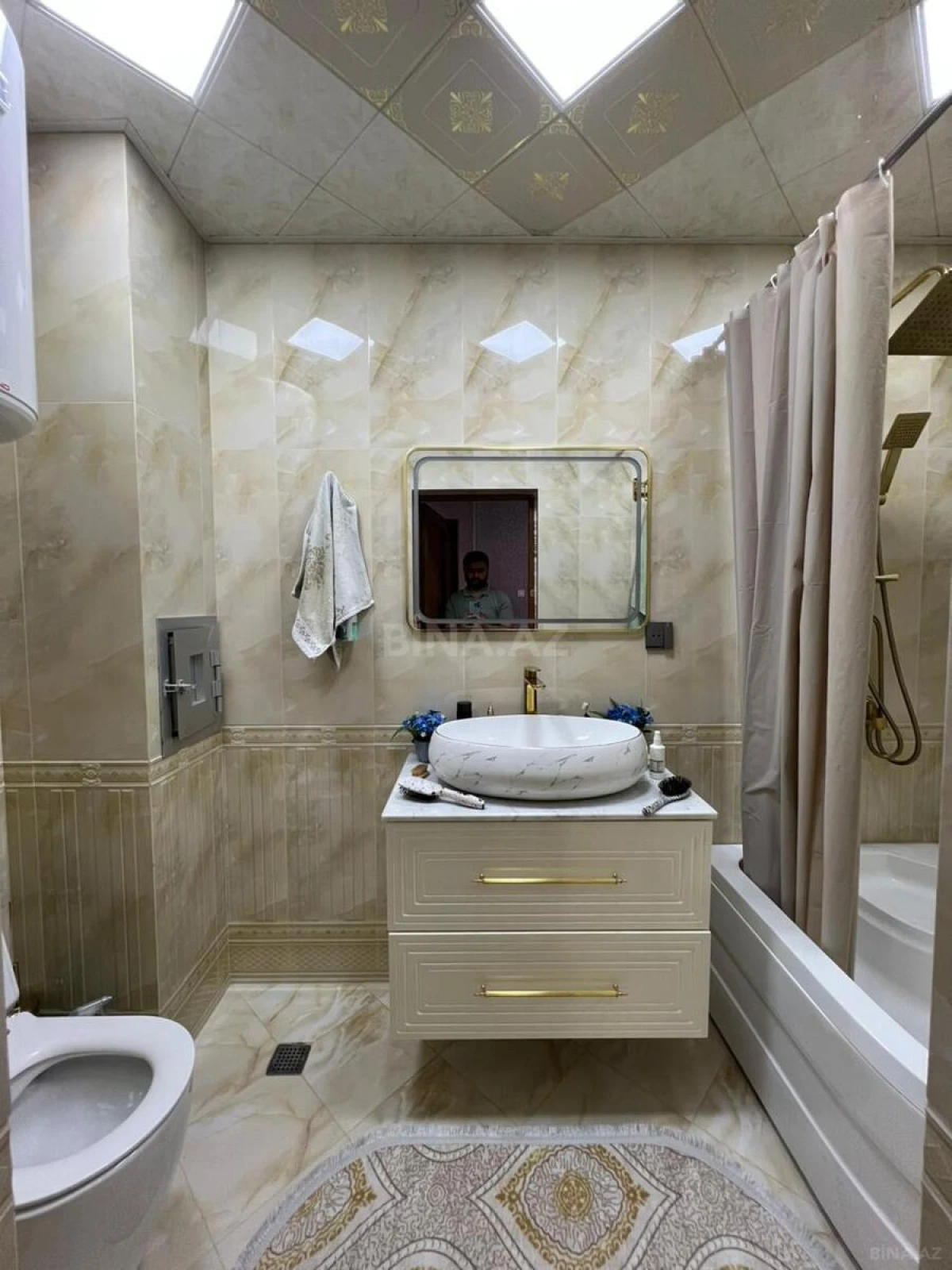 Satılır 2 otaqlı mənzil 77 m²