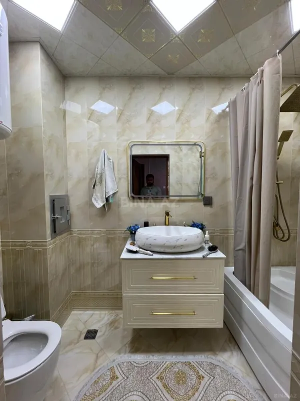 Satılır 2 otaqlı mənzil 77 m²